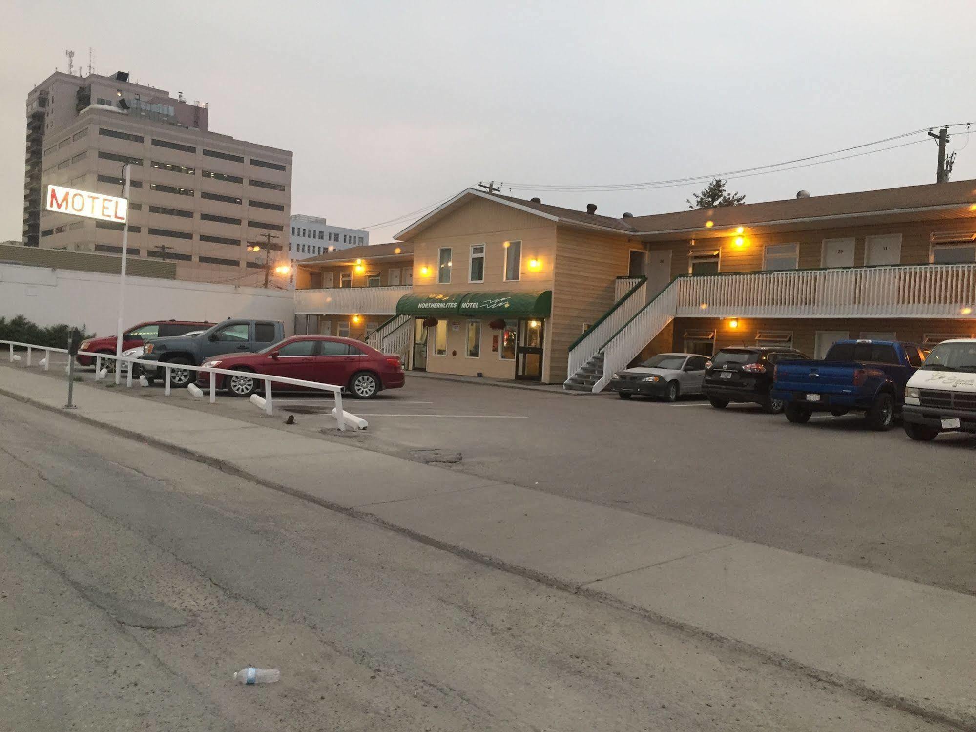 Northern Lites Motel Yellowknife Eksteriør billede