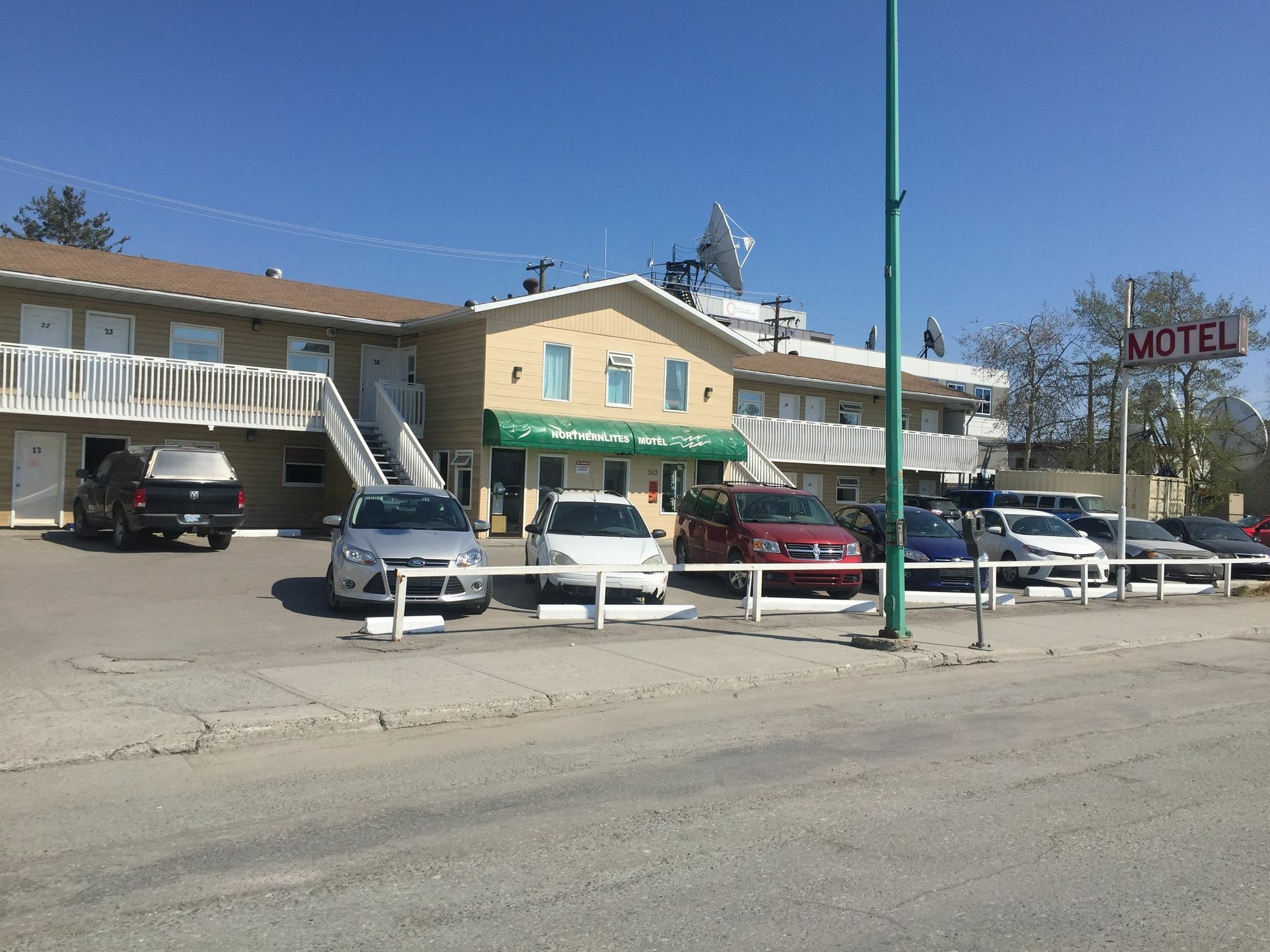 Northern Lites Motel Yellowknife Eksteriør billede